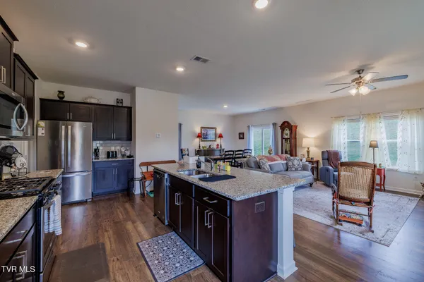 $399,900 | 936 Pampas Drive, Jonesborough, TN 37659
