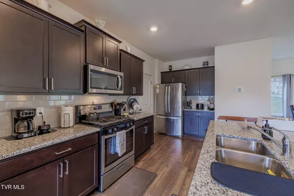 $399,900 | 936 Pampas Drive, Jonesborough, TN 37659