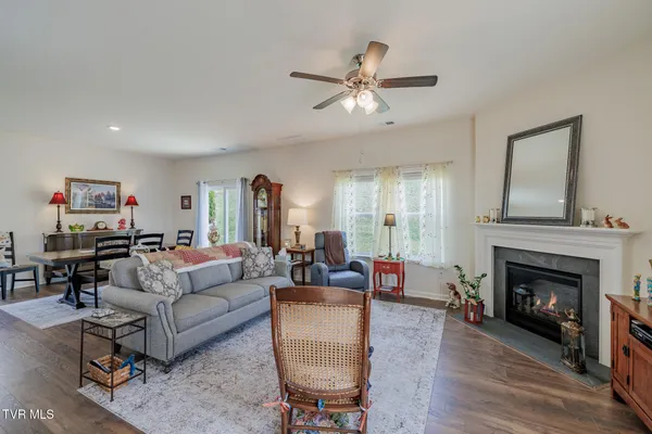 $399,900 | 936 Pampas Drive, Jonesborough, TN 37659