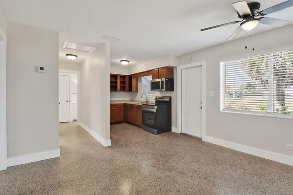 $1,800 | 58 West 27th Street, Unit 1, Riviera Beach, FL 33404