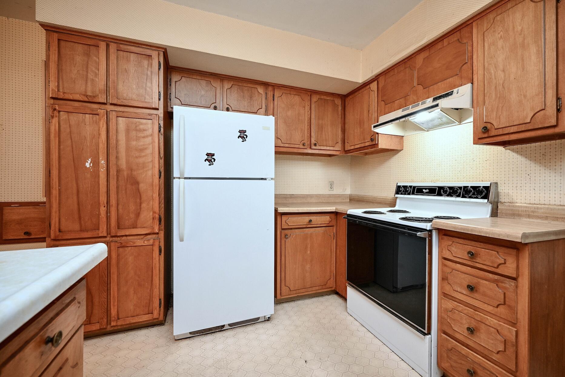 1659 Edgewood Road Winona, MN 55987 - Photo 8 of 21 8 Kitchen III