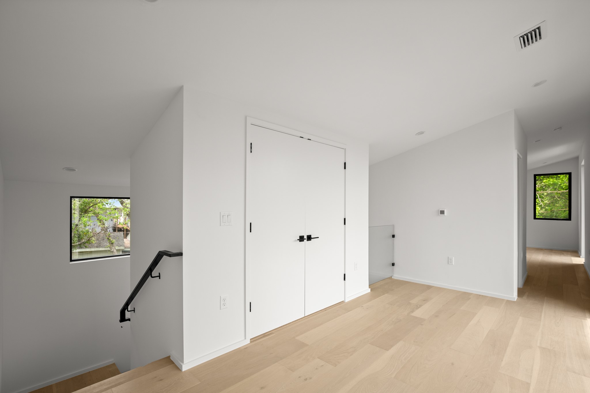 2215 South 3rd Street Austin, TX 78704 - Photo 29 of 38 a view of room