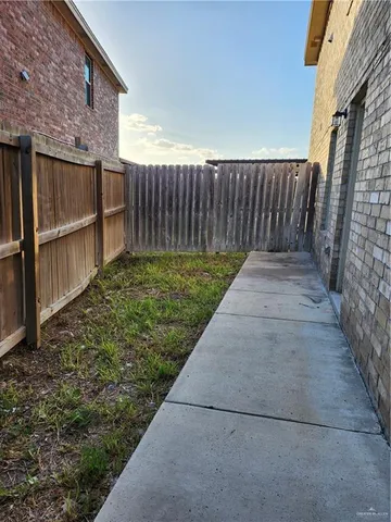 $800 | 515 Lotto Lane, Unit 2, Edinburg, TX 78541