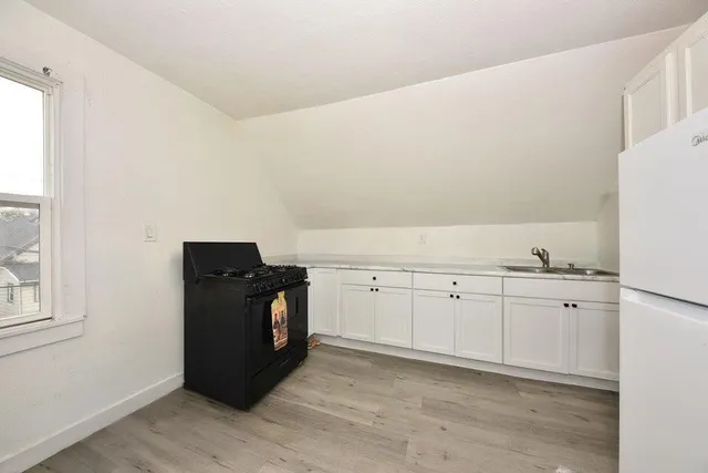 $1,200 | 2166 South 6th Street, Unit UPPR, Milwaukee, WI 53215