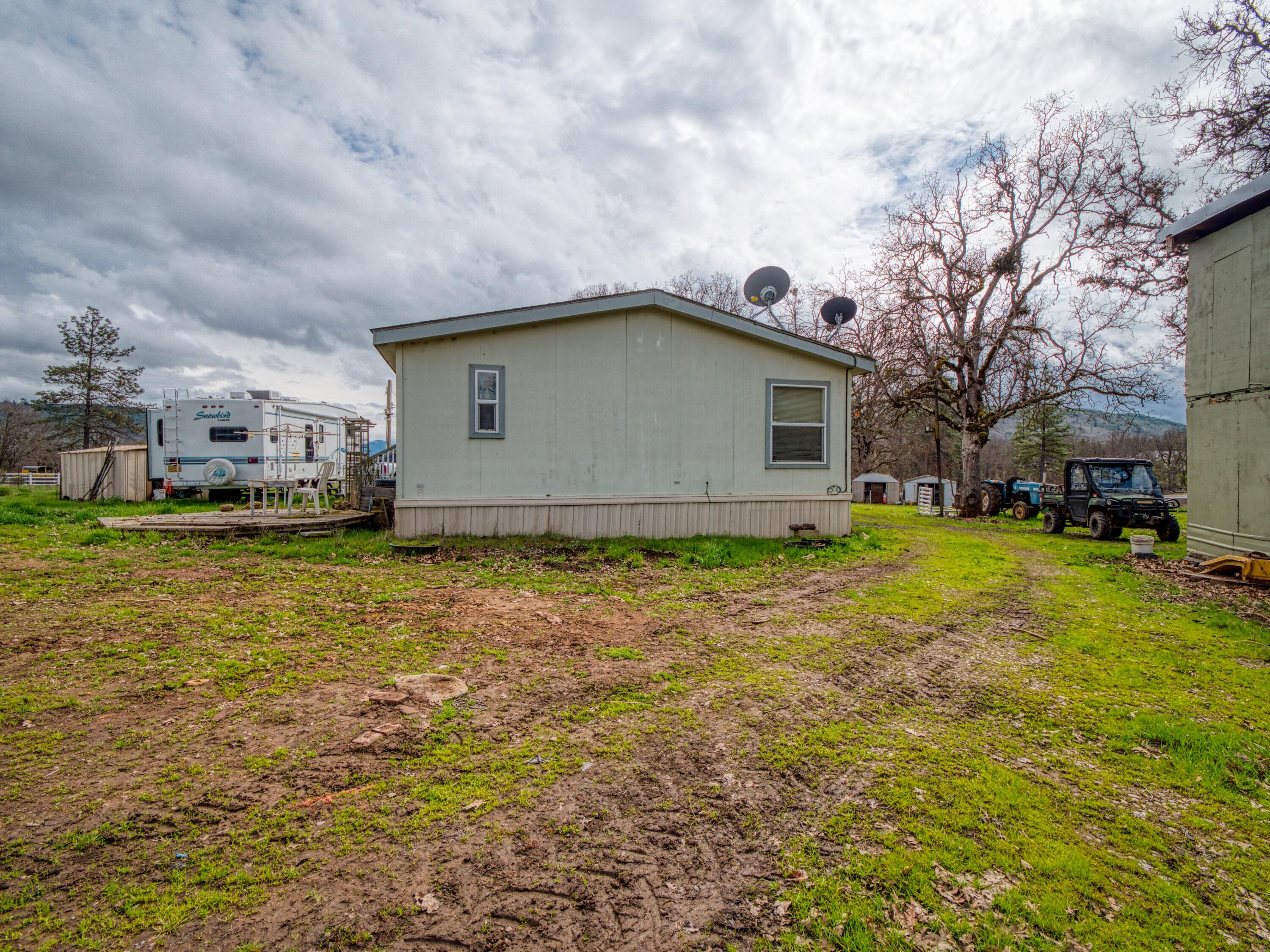 3608 Sams Valley Road White City, OR 97503 - Photo 4 of 18 Back 3