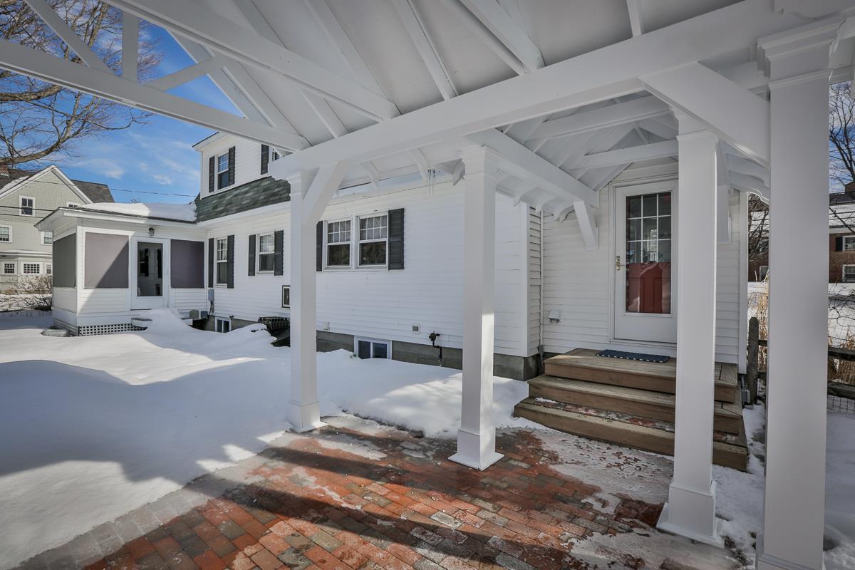 39 Seamans Road New London, NH 03257 - Photo 3 of 40