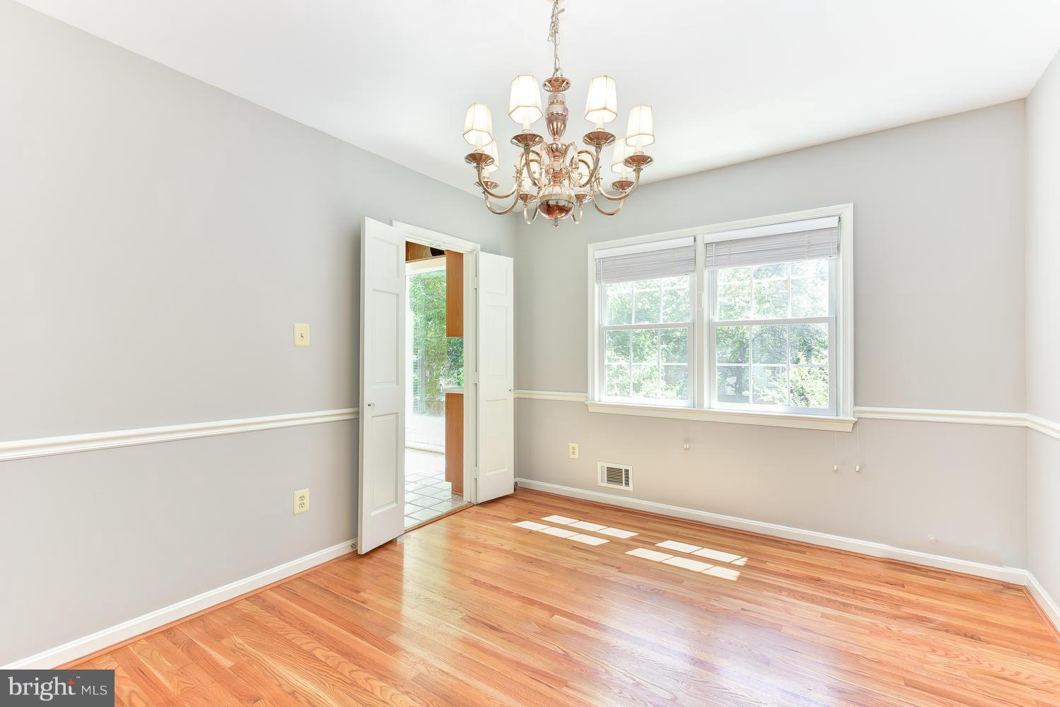 1159 Randolph Road McLean, VA 22101 - Photo 11 of 30 Dining Room