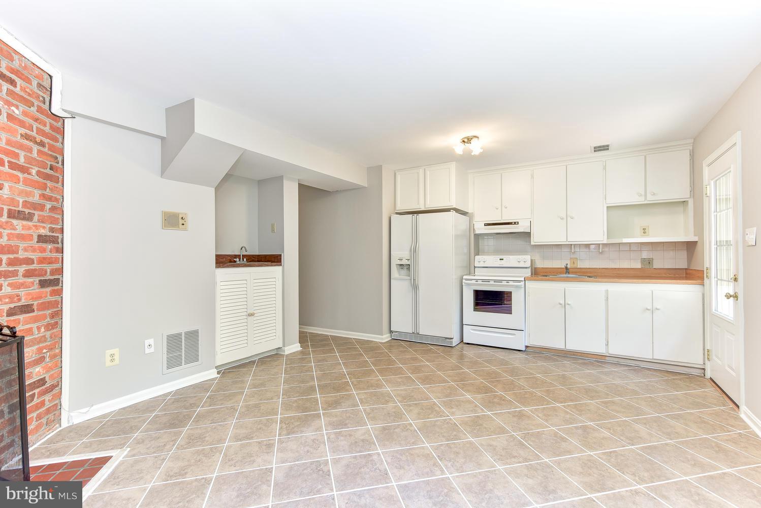 1159 Randolph Road McLean, VA 22101 - Photo 21 of 30 Family Room