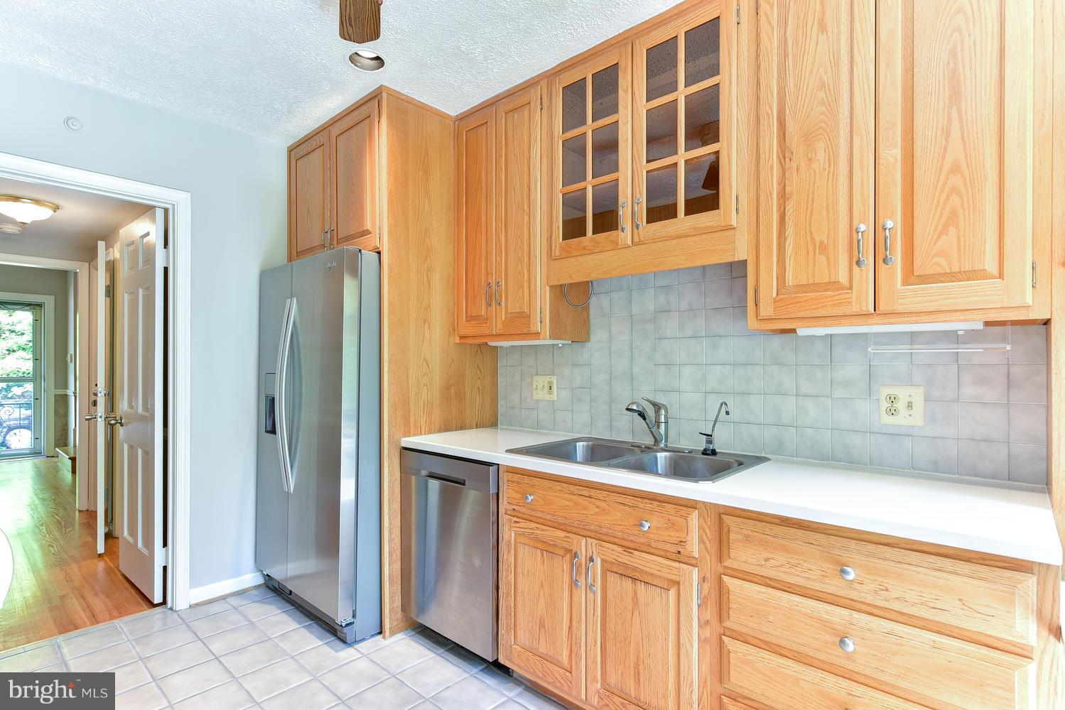 1159 Randolph Road McLean, VA 22101 - Photo 6 of 30 Kitchen