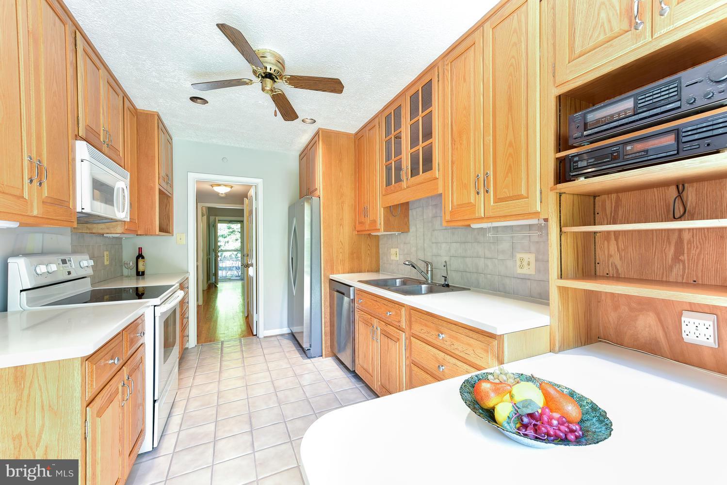 1159 Randolph Road McLean, VA 22101 - Photo 9 of 30 Kitchen