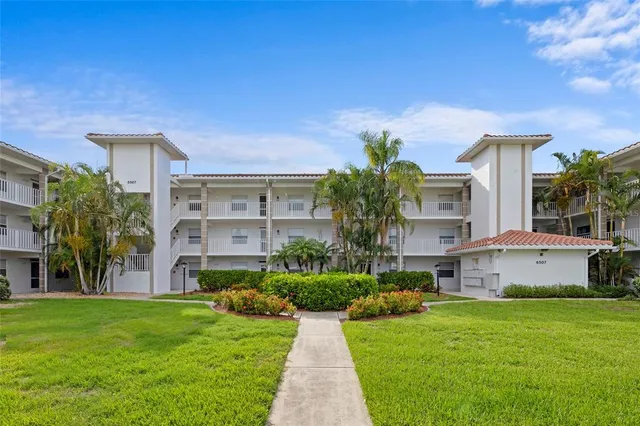 $174,900 | 6507 Stone River Road, Unit 304, Bradenton, FL 34203
