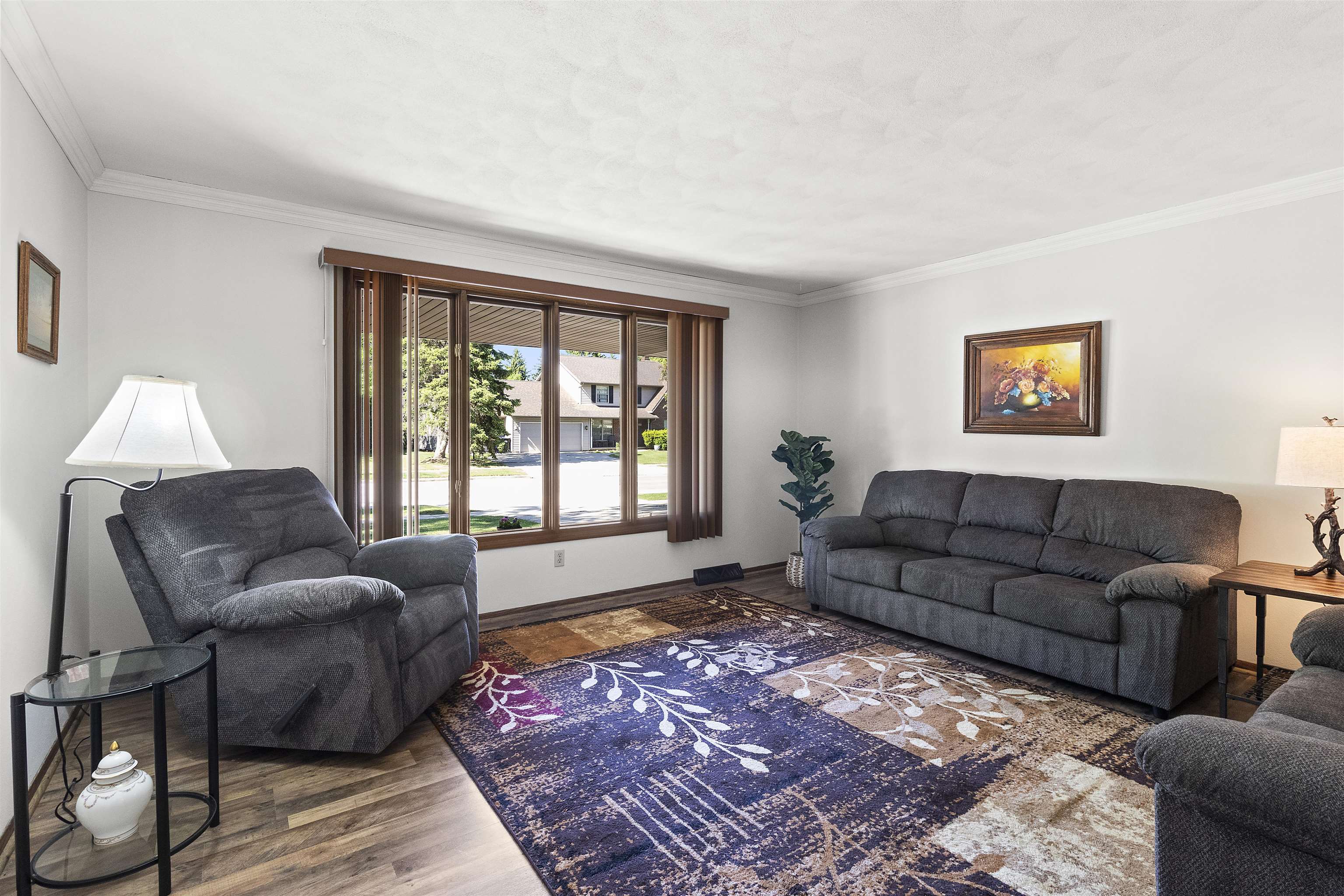 933 East Capitol Drive Appleton, WI 54911 - Photo 5 of 46