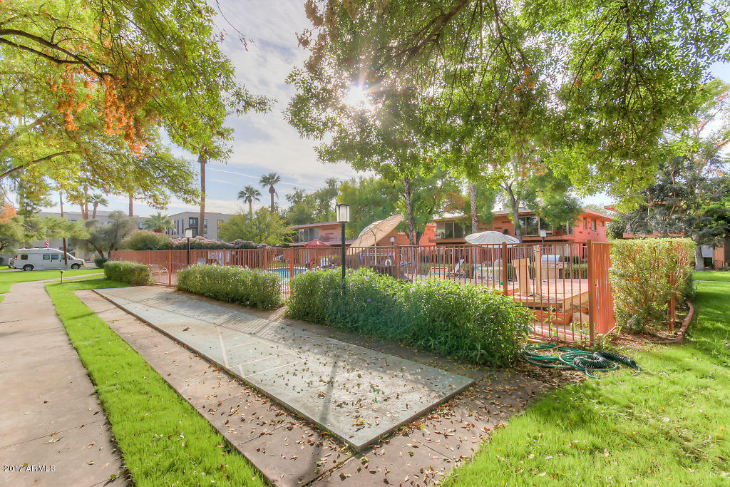 142 East Coronado Road, Unit 32 Phoenix, AZ 85004 - Photo 24 of 33 Community (4)-SMALL