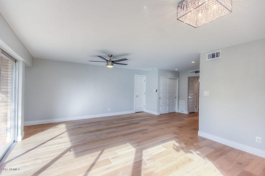 Living Room (3)-SMALL