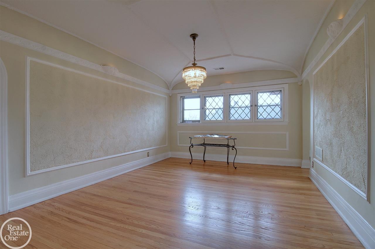 832 Trombley Road Grosse Pointe, MI 48230 - Photo 35 of 52 31360773-34.JPG