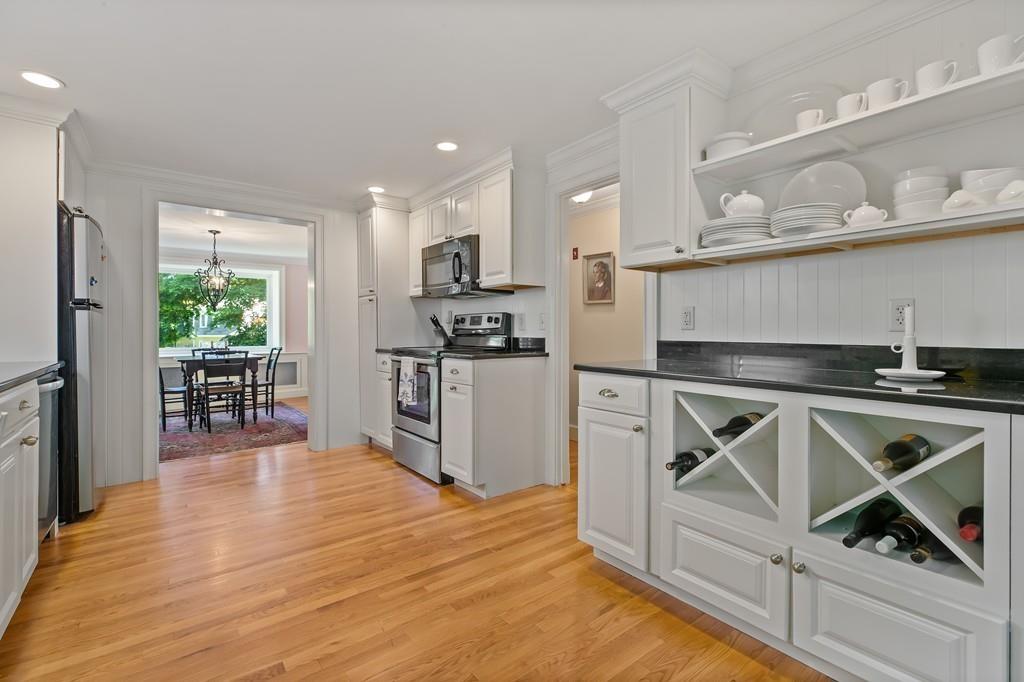 36 Jerusalem Road Cohasset, MA 02025 - Photo 4 of 42 Gallery Image 4