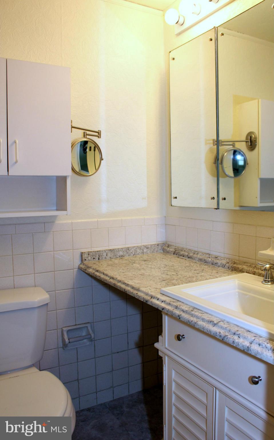 13113 Claxton Drive Laurel, MD 20708 - Photo 17 of 30 Bath (Master)