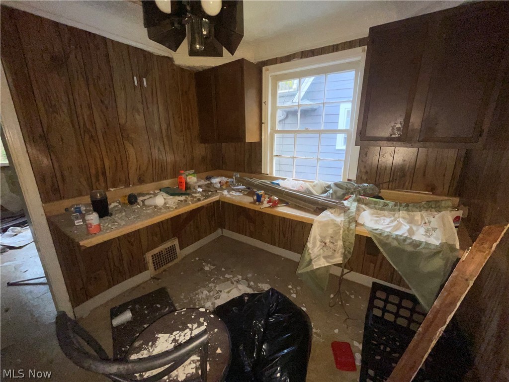 3521 Nordway Road Cleveland, OH 44118 - Photo 8 of 17
