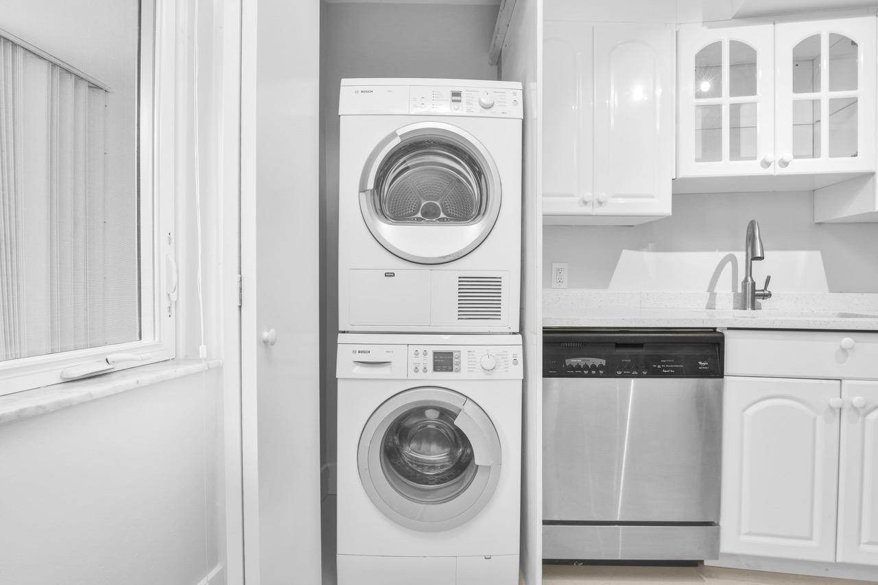 500 South Ocean Boulevard, Unit 309 Boca Raton, FL 33432 - Photo 13 of 61 Washer and dryer
