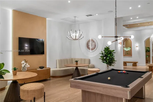 $5,163 | 16395 Biscayne Boulevard, Unit 1524, North Miami Beach, FL 33160