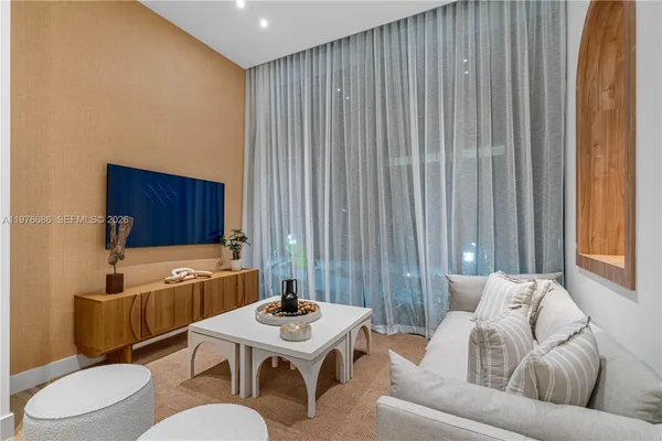 $5,163 | 16395 Biscayne Boulevard, Unit 1524, North Miami Beach, FL 33160