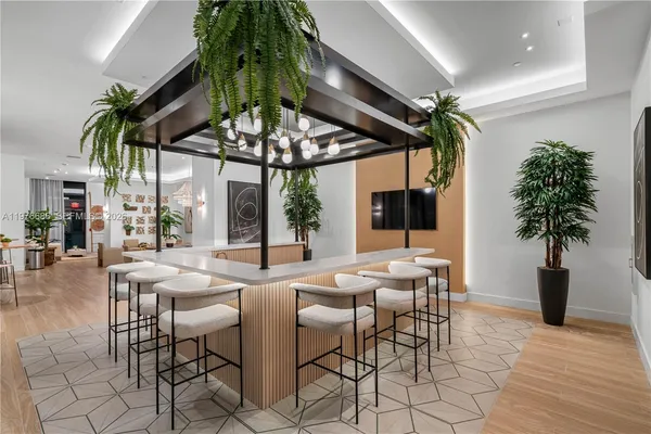 $5,163 | 16395 Biscayne Boulevard, Unit 1524, North Miami Beach, FL 33160