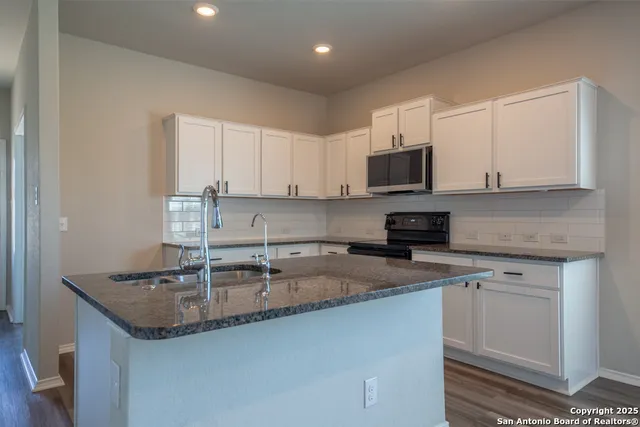 $2,295 | 1894 Abigail Lane, New Braunfels, TX 78130