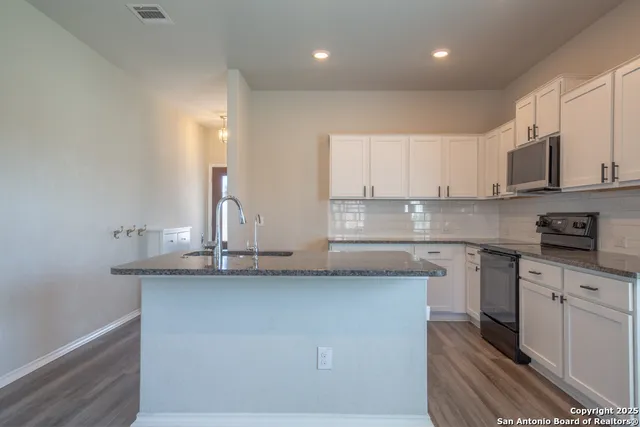 $2,295 | 1894 Abigail Lane, New Braunfels, TX 78130