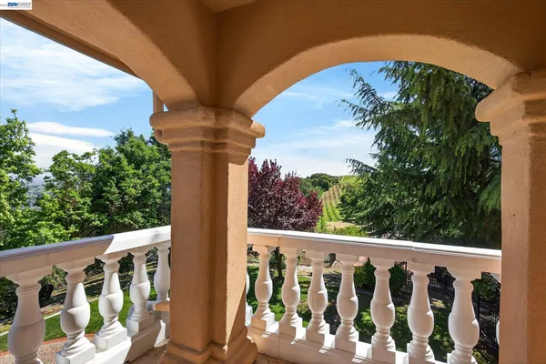 $7,490,000 | 9500 Santos Ranch Road, Pleasanton, CA 94588