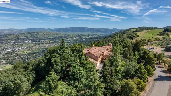 $7,490,000 | 9500 Santos Ranch Road, Pleasanton, CA 94588