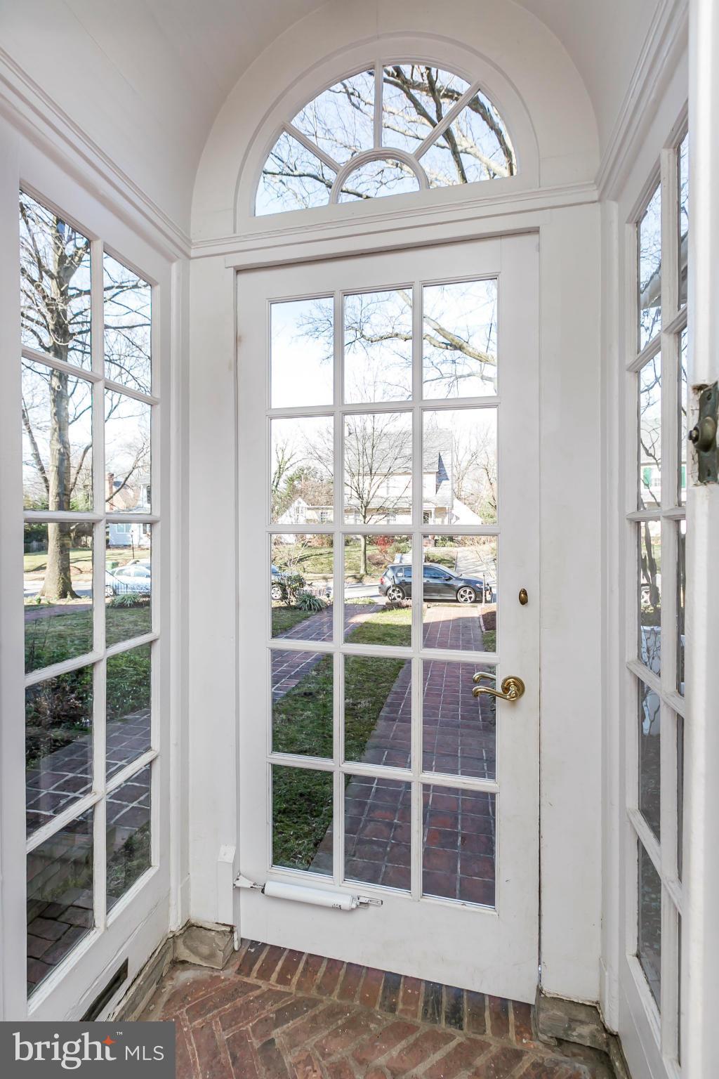 3525 Newland Road Baltimore, MD 21218 - Photo 3 of 30 Three sided glass paned vestibule