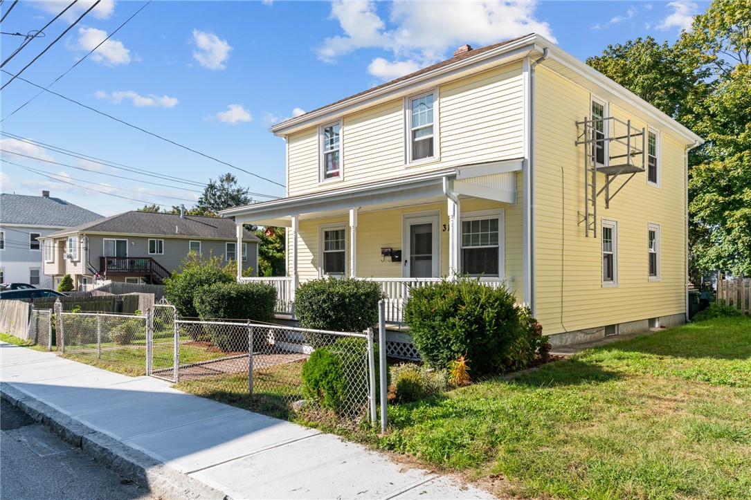 31 Roma Street Bristol, RI 02809 - Photo 2 of 39