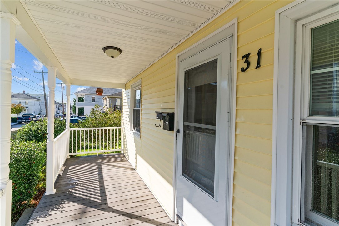 31 Roma Street Bristol, RI 02809 - Photo 4 of 39