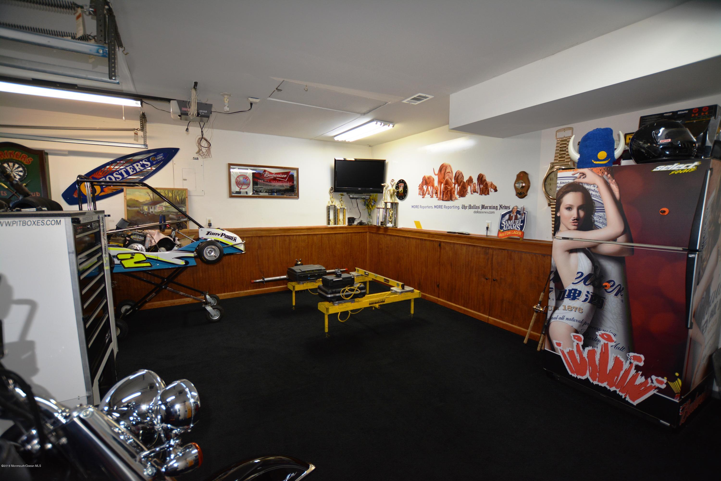 2 Appletree Road Howell, NJ 07731 - Photo 19 of 19 a room with gym equipment
