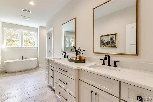 $1,495,000 | 1041 North Bompart Avenue, Webster Groves, MO 63119