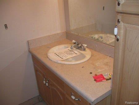 1036 Willow Grove Court Rochester, MI 48307 - Photo 19 of 22 IMG_9627.jpg