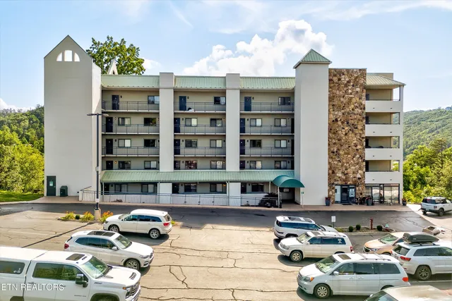 $360,000 | 354 East Holly Ridge Road, Unit STE 605, Gatlinburg, TN 37738