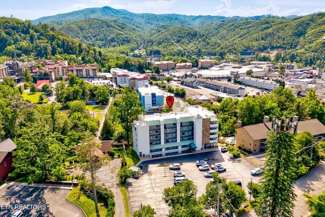 $360,000 | 354 East Holly Ridge Road, Unit STE 605, Gatlinburg, TN 37738