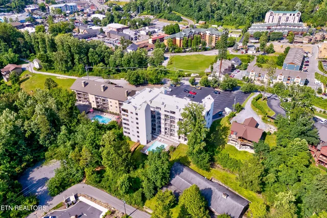 $360,000 | 354 East Holly Ridge Road, Unit STE 605, Gatlinburg, TN 37738
