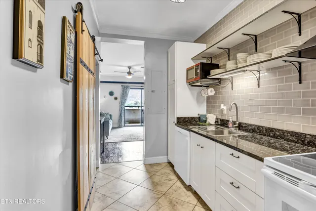 $360,000 | 354 East Holly Ridge Road, Unit STE 605, Gatlinburg, TN 37738