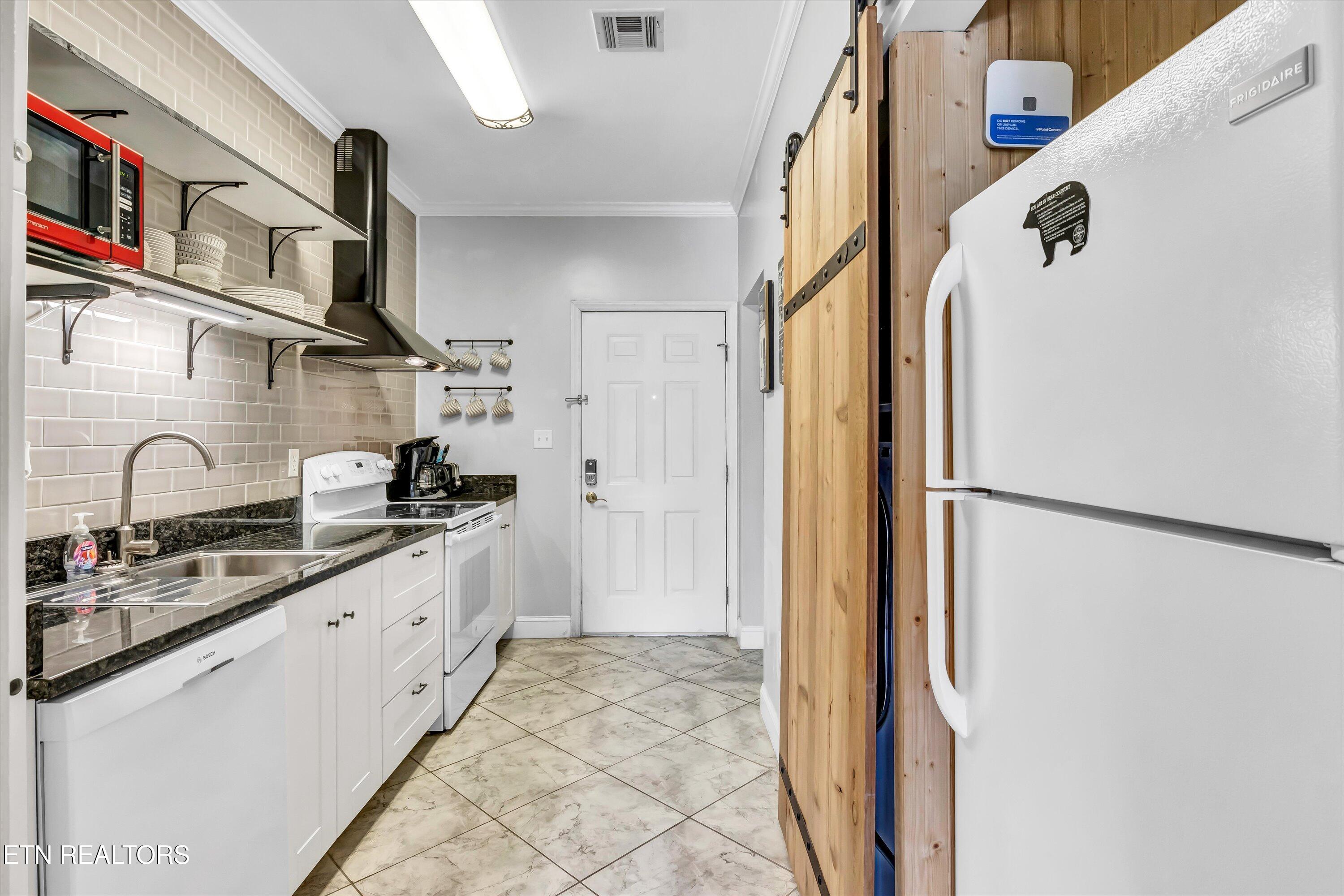 354 East Holly Ridge Road, Unit STE 605 Gatlinburg, TN 37738 - Photo 8 of 29 04-354 E Holly Ridge Rd-4