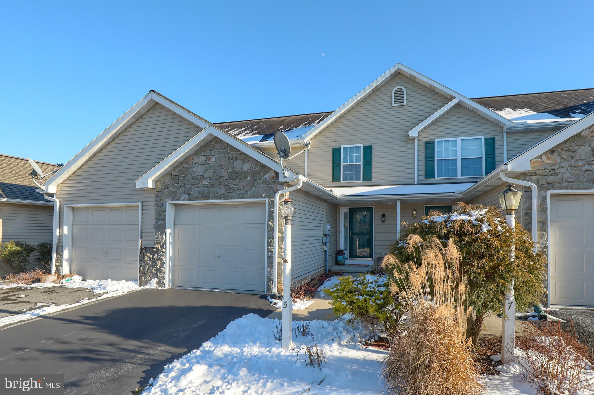 5 Sandstone Court Lititz, PA 17543 - Photo 2 of 23
