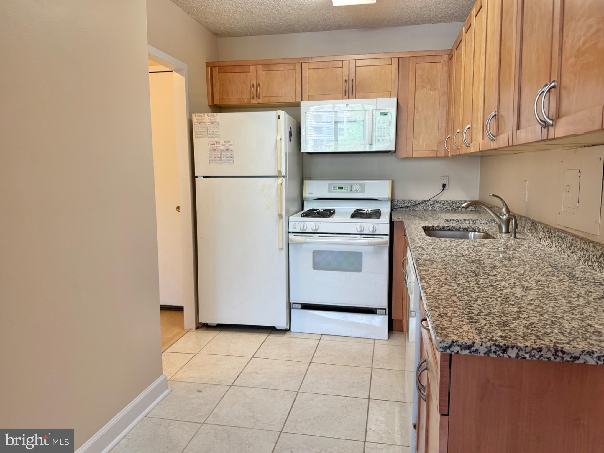 5225 Pooks Hill Road, Unit 303S Bethesda, MD 20814 - Photo 7 of 19 Bright and functional kitchen space.