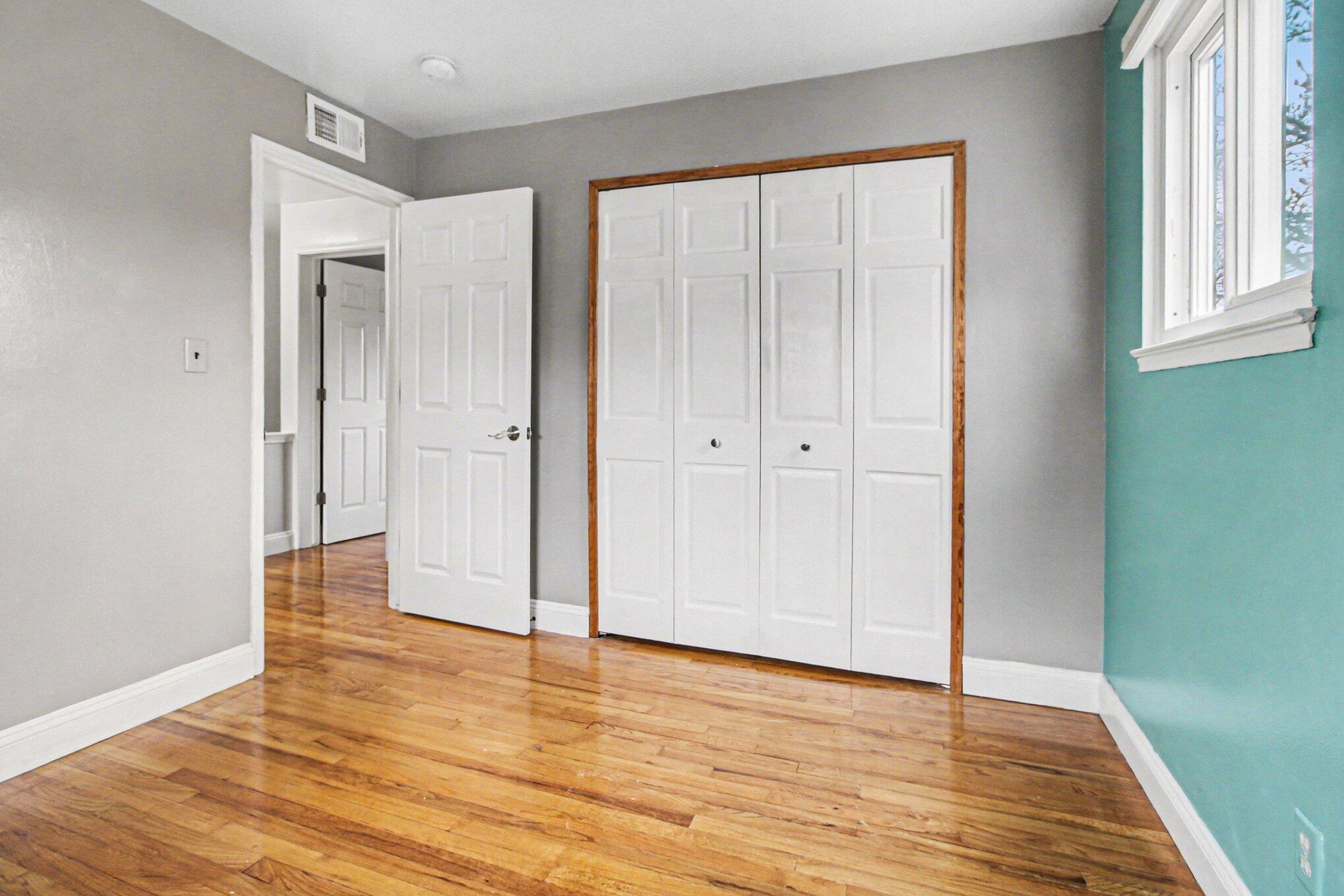3026 Williamsburg Road Ann Arbor, MI 48108 - Photo 14 of 29 014_file_3893