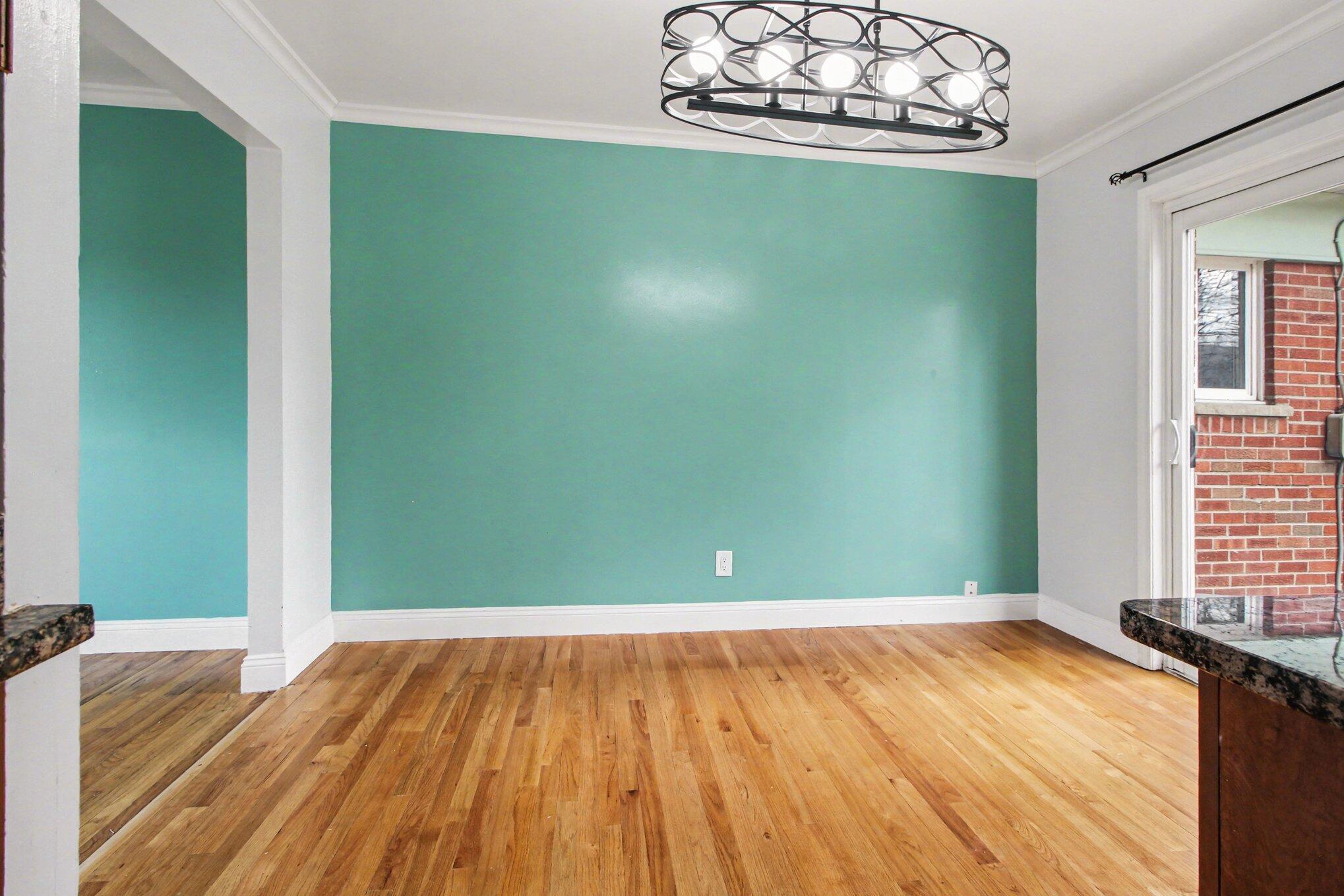 3026 Williamsburg Road Ann Arbor, MI 48108 - Photo 9 of 29 009_file_3652