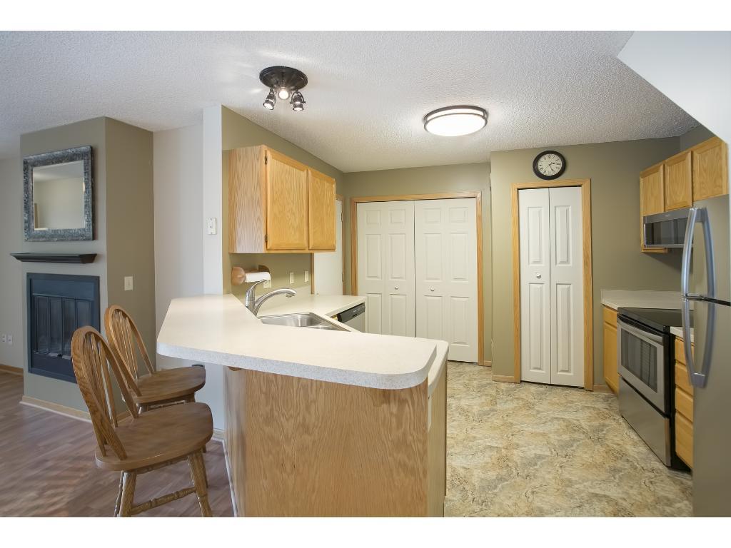 12819 Edgewater Path Apple Valley, MN 55124 - Photo 5 of 18 Gallery Image 5