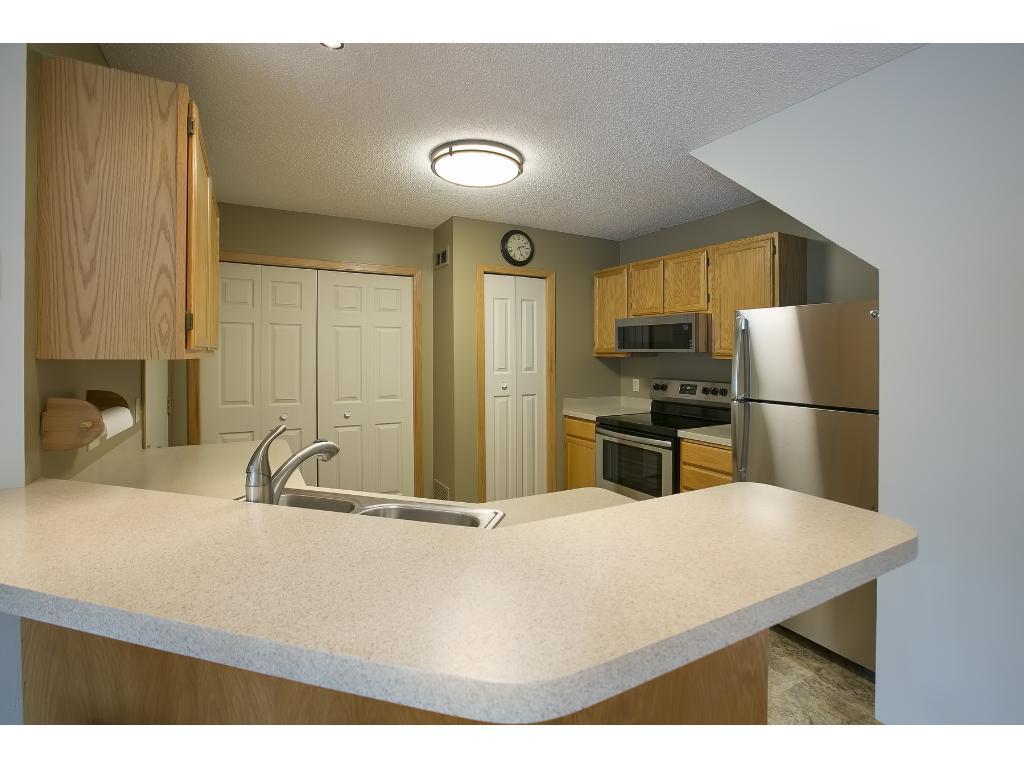 12819 Edgewater Path Apple Valley, MN 55124 - Photo 6 of 18 Gallery Image 6