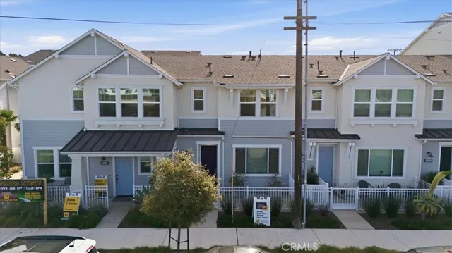 $885,000 | 2324 Channel Drive, Unit 105, Ventura, CA 93003