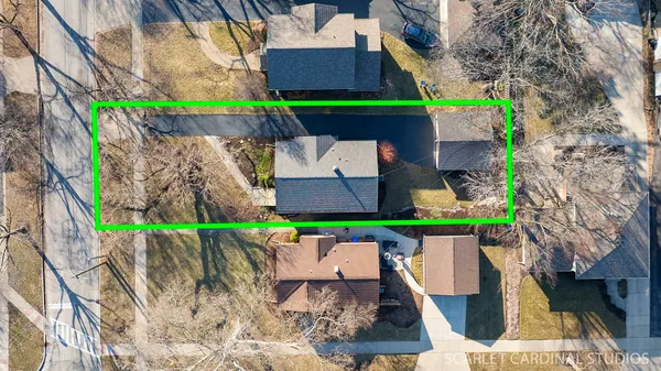 $549,000 | 882 Hillside Avenue, Glen Ellyn, IL 60137