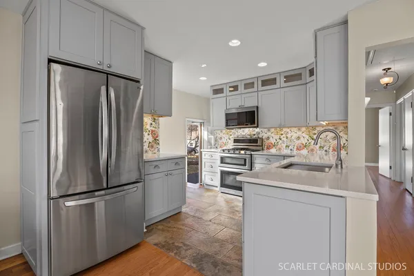 $549,000 | 882 Hillside Avenue, Glen Ellyn, IL 60137